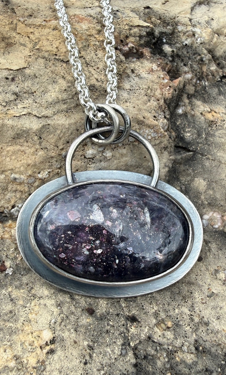 Bloodshot Iolite
